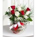 Fanusta Beyaz ve Kırmızı Güller